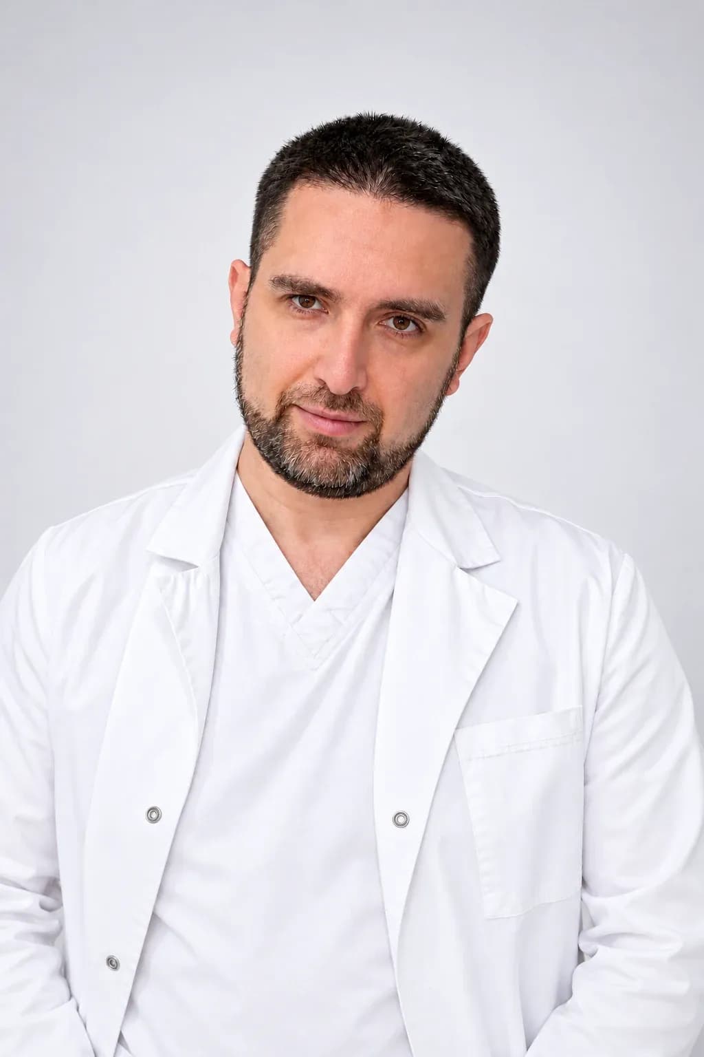 Бибарсов Искандер Асиятович, Челюстно-лицевой хирург, стоматолог-имплантолог